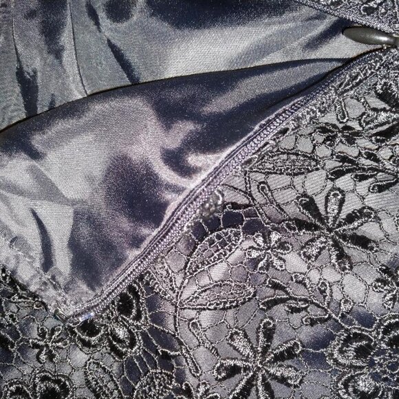 Black Lace Mini Apt. 9 Size 6 - Picture 6 of 9